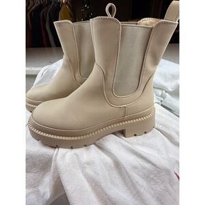 Dream Pairs Womens Cream Chunky Lug Sole Chelsea Boots SDAB2210W Size 7
